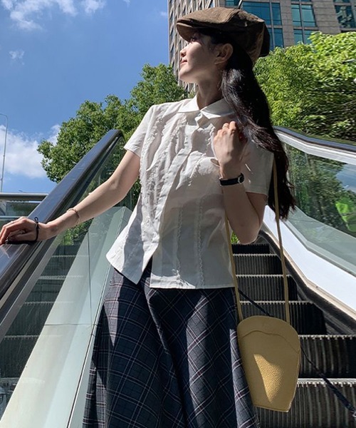 AsheKsha（アシクシャ）の「レースプリーツウエスト絞り白半袖シャツ（シャツ/ブラウス・レディース・ホワイト・M）」の7枚目の写真