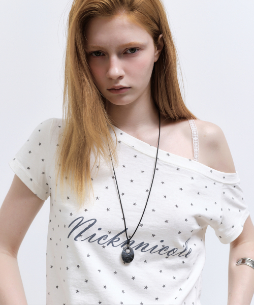 NICK&NICOLE(ニックアンドニコール)の「STAR LETTERING OFF SHOULDER TOP_CREAM(Tシャツ/カットソー・レディース・その他・FREE)」の4枚目の写真
