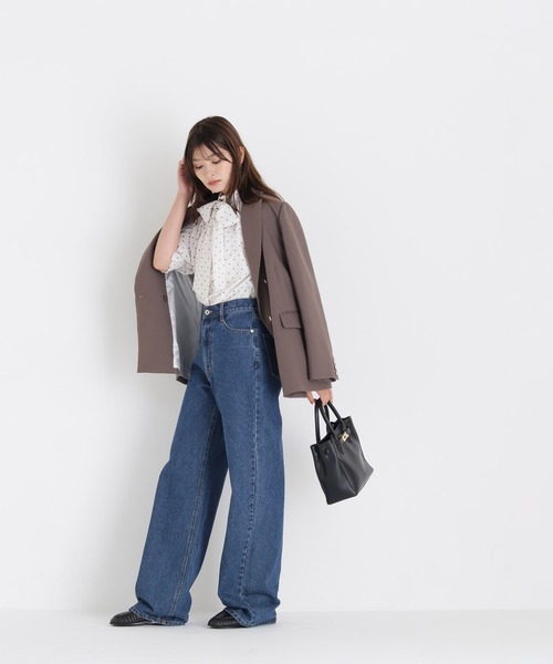 NATURAL BEAUTY BASIC(ナチュラルビューティーベーシック)の「リボンボウタイブラウス(シャツ/ブラウス・レディース・チャコールグレー/ライトグリーン/ベージュ系その他/ホワイト系その他・フリ-)」の5枚目の写真