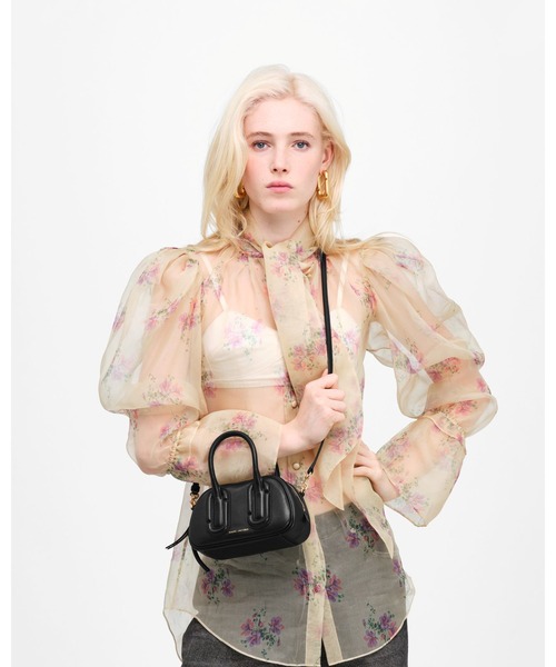 MARC JACOBS(マークジェイコブス)の「BABE MINI TOP HANDLE/ベイブ ミニ トップ ハンドル(ショルダーバッグ・レディース・ブラック/ライトパープル・ONE SIZE)」の3枚目の写真