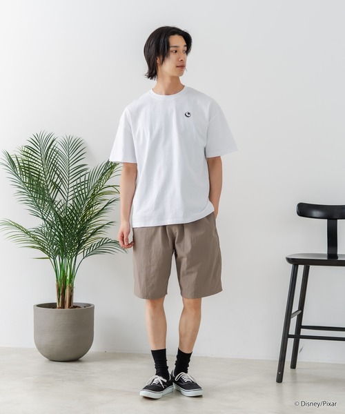 Disney(ディズニー)の「【TOY STORY/トイ・ストーリー】【限定オリジナルデザイン】半袖Tシャツ 綿100% ドロップショルダー ワンポイント バックプリント ディズニー ピクサー キャラクター クルーネック Disney ユニセックス(Tシャツ/カットソー・メンズ・ホワイト系その他/ホワイト系その他2/ブラック系その他2/ベージュ系その他・SMALL/MEDIUM/LARGE)」の6枚目の写真