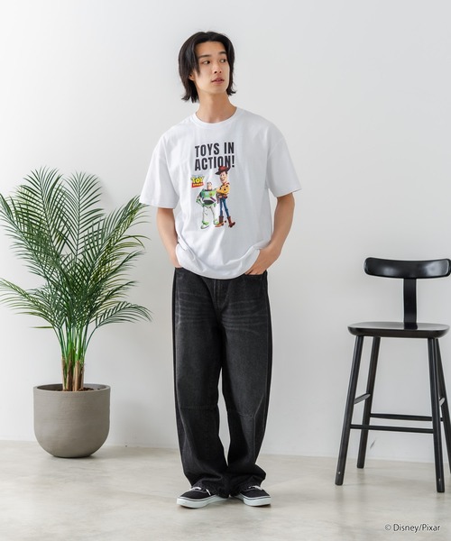 Disney(ディズニー)の「【TOY STORY/トイ・ストーリー】【限定オリジナルデザイン】半袖Tシャツ 綿100% ドロップショルダー ワンポイント バックプリント ディズニー ピクサー キャラクター クルーネック Disney ユニセックス(Tシャツ/カットソー・メンズ・ホワイト系その他/ホワイト系その他2/ブラック系その他2/ベージュ系その他・SMALL/MEDIUM/LARGE)」の22枚目の写真
