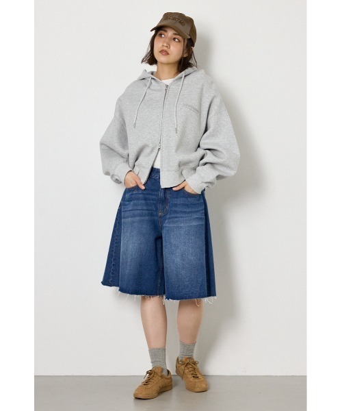 RODEO CROWNS WIDE BOWL(ロデオクラウンズワイドボウル)の「セミフレアワイドバミューダパンツ(その他パンツ・レディース・ワンウォッシュ/ブルー・SMALL/MEDIUM)」の6枚目の写真