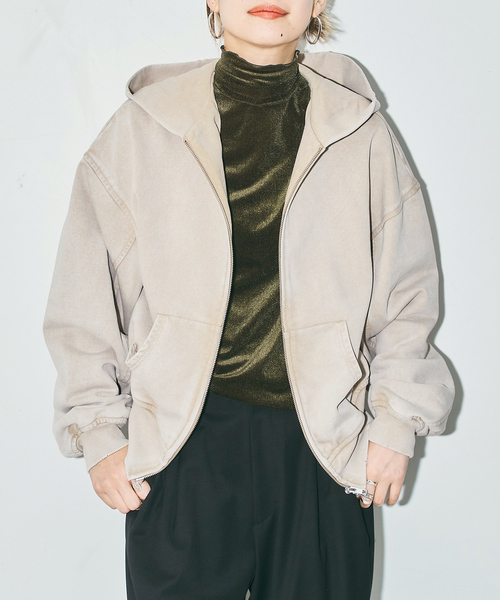 CITYSHOP(シティーショップ)の「《追加2》V/O ZIP-UP HOODIE:パーカー(スウェット・レディース・ベージュ/ブラック・FREE)」の2枚目の写真