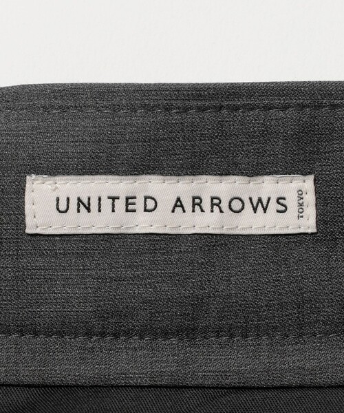UNITED ARROWS（ユナイテッドアローズ）の「ワンフォーティ サテン モダンストレート スラックス（スラックス・メンズ・ベージュ/ダークグレー・M/S/L/XL）」の15枚目の写真