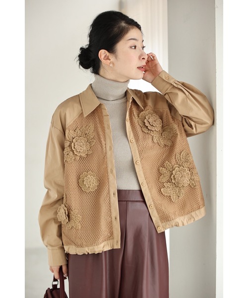 cawaii(カワイイ)の「ニットの立体花デコレーションシャツトップス(シャツ/ブラウス・レディース・ベージュ・FREE)」の6枚目の写真