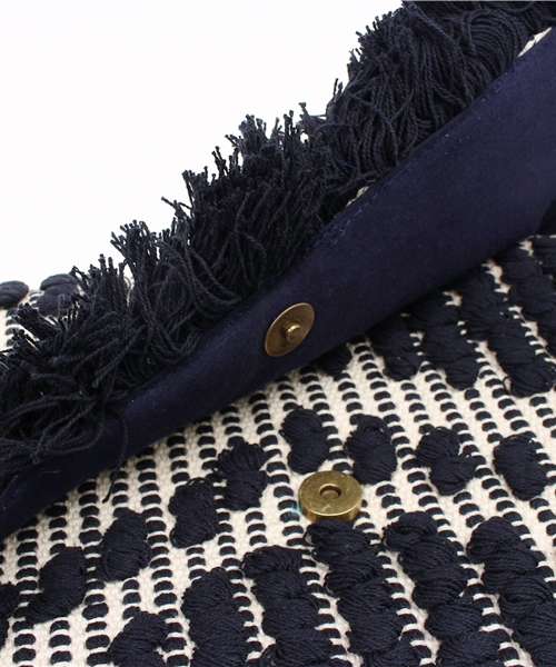 CAPRICIEUX LE'MAGE（カプリシューレマージュ）の「刺繍クラッチバック（ショルダーバッグ・レディース・ブラック・FREE）」の5枚目の写真