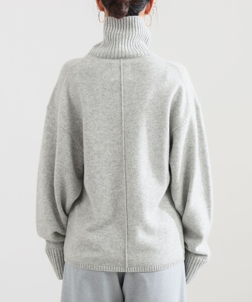 Demi-Luxe BEAMS（デミルクス ビームス）の「AK+1 / タートルネック ドルマン プルオーバー（ニット/セーター・レディース・ライトグレー/グリーン系その他・ONE SIZE）」の13枚目の写真