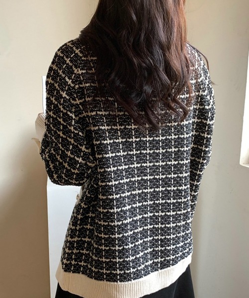 DRESS PLUS(ドレスプラス)の「ゴールドボタン配色ツイード風ニットカーディガン(カーディガン/ボレロ・レディース・オフホワイト・フリー)」の12枚目の写真
