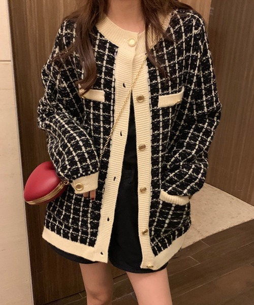 DRESS PLUS(ドレスプラス)の「ゴールドボタン配色ツイード風ニットカーディガン(カーディガン/ボレロ・レディース・オフホワイト・フリー)」の19枚目の写真