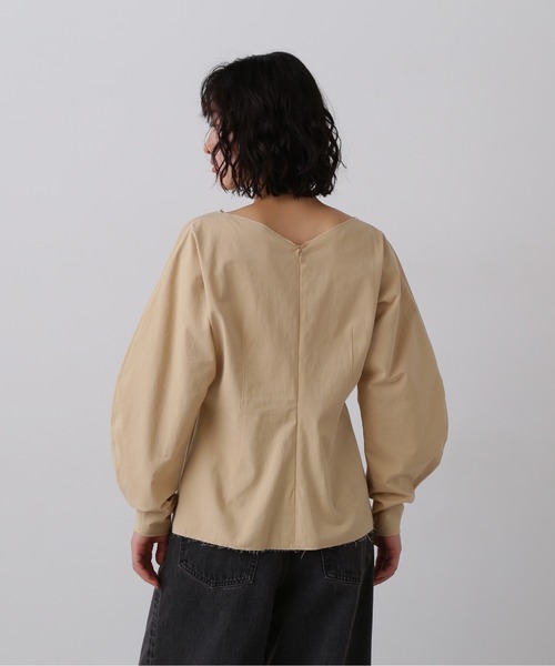 YLEVE(イレーヴ)の「YLEVE / OMI BLEACHED COTTON TWILL TWIST BLOUSE(シャツ/ブラウス・レディース・ベージュ/ブラック・0/1)」の13枚目の写真