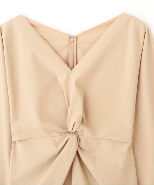YLEVE(イレーヴ)の「YLEVE / OMI BLEACHED COTTON TWILL TWIST BLOUSE(シャツ/ブラウス・レディース・ベージュ/ブラック・0/1)」の8枚目の写真