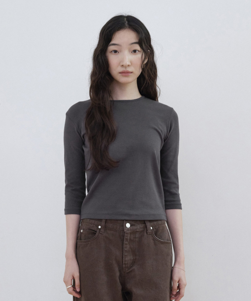 STEP AROUND(ステップアラウンド)の「ベーシック7分袖スリムTシャツ_チャコール(Tシャツ/カットソー・レディース・その他・FREE)」の3枚目の写真