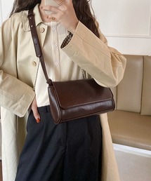 フェイクレザー フラップ ワイド スクエア ショルダーバッグ / ワンハンドル ミディアムバッグ