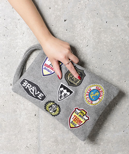 ANATHA（アナータ）の「ANATHA/ワッペンフェルトクラッチ（クラッチバッグ・レディース・グレー/ブラック/ホワイト・FREE）」の3枚目の写真