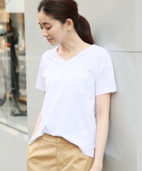 LEPSIM(レプシィム)の「アディコットポケットVネックTシャツSS 741827(Tシャツ/カットソー・レディース・ブラウン/ブラック/オフホワイト/トップグレー・LARGE/MEDIUM)」の2枚目の写真