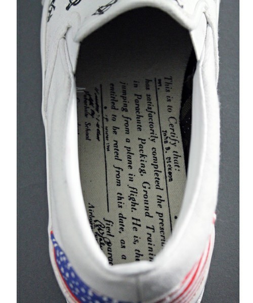 AVIREX（アヴィレックス）の「avirex/ アヴィレックス / SNEAKER"FREEDOM"Ⅱ/ スニーカー"フリーダム"Ⅱ/　スリッポン（スリッポン・レディース・ホワイト/ネイビー・24/25/28/23/25.5/26.5/29/26/27/27.5）」の7枚目の写真