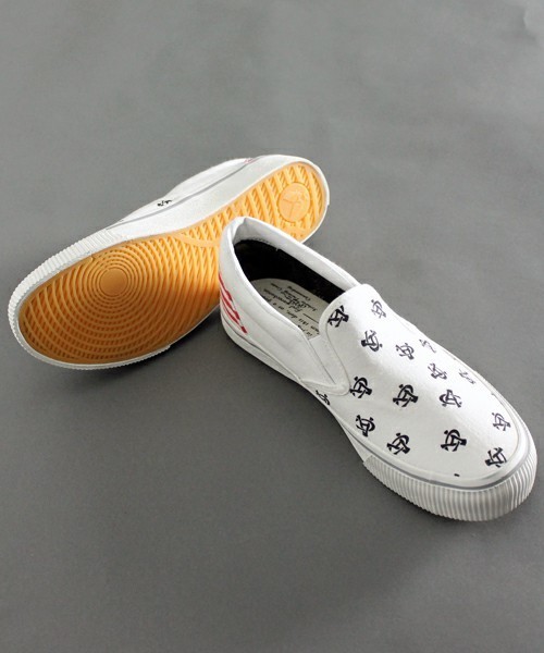 AVIREX（アヴィレックス）の「avirex/ アヴィレックス / SNEAKER"FREEDOM"Ⅱ/ スニーカー"フリーダム"Ⅱ/　スリッポン（スリッポン・レディース・ホワイト/ネイビー・24/25/28/23/25.5/26.5/29/26/27/27.5）」の8枚目の写真