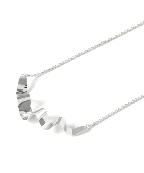 STUDIOUS（ステュディオス）の「ウェーブボードネックレス（ネックレス・レディース・ゴールド/シルバー・FREE）」の3枚目の写真