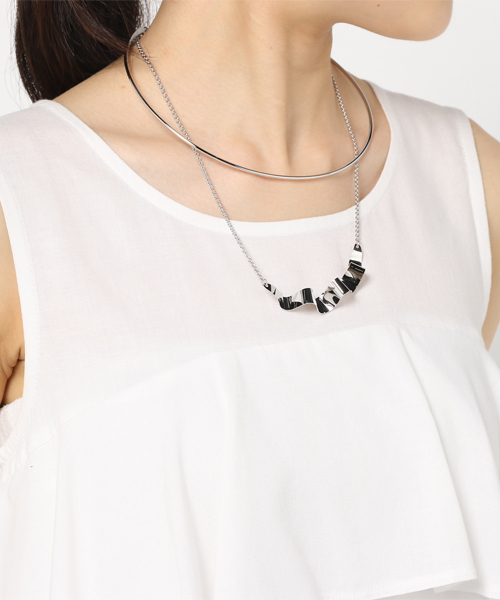 STUDIOUS（ステュディオス）の「ウェーブボードネックレス（ネックレス・レディース・ゴールド/シルバー・FREE）」の5枚目の写真