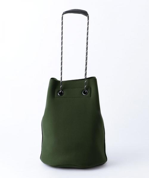 BEAUTY&YOUTH UNITED ARROWS（ビューティーアンドユースユナイテッドアローズ）の「BY カラ―ドローストバッグ о（ショルダーバッグ・レディース・イエロー/ブラック/ベージュ/オリーブ・FREE）」の3枚目の写真