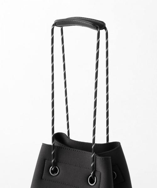 BEAUTY&YOUTH UNITED ARROWS（ビューティーアンドユースユナイテッドアローズ）の「BY カラ―ドローストバッグ о（ショルダーバッグ・レディース・イエロー/ブラック/ベージュ/オリーブ・FREE）」の7枚目の写真