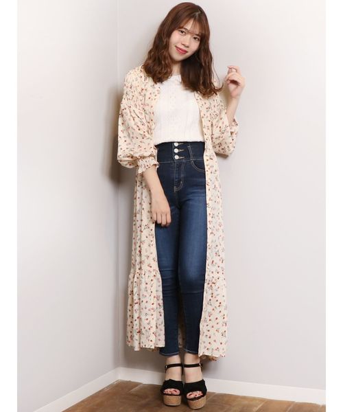 dazzlin（ダズリン）の「リトルフラワーノーカラーマキシワンピース（ワンピース・レディース・オフホワイト/ブラック/ブルー・FREE）」の2枚目の写真