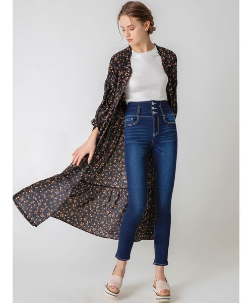 dazzlin（ダズリン）の「リトルフラワーノーカラーマキシワンピース（ワンピース・レディース・オフホワイト/ブラック/ブルー・FREE）」の16枚目の写真