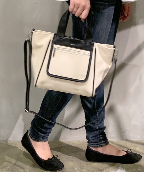 Beau're(ヴュレ)の「BEAURE ヴュレ キャンバス 2WAY ミニ トート(トートバッグ・レディース・ブラック/キャメル/シルバー・FREE)」の2枚目の写真