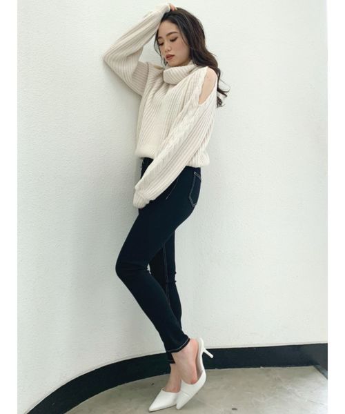 GYDA（ジェイダ）の「ケーブルショルダーニットトップス（ニット/セーター・レディース・ブラック/ベージュ/ピンク/アイボリー・FREE）」の9枚目の写真