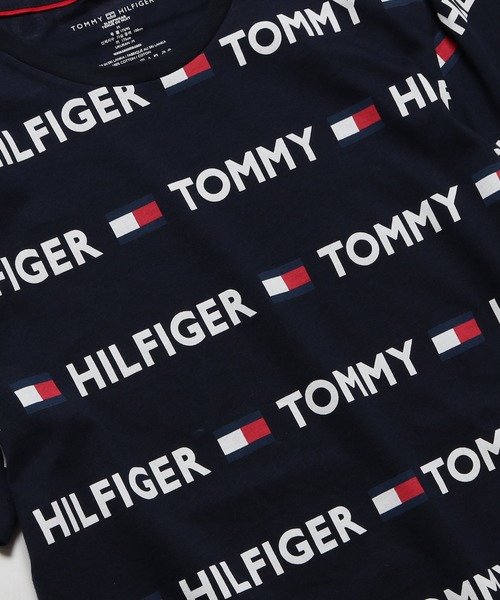 TOMMY HILFIGER（トミーヒルフィガー）の「Tommy Hilfiger/トミーヒルフィガー REPEATED FLAG SCRIPT PRINT TEE 総柄半袖Tシャツ（Tシャツ/カットソー・メンズ・ホワイト/ネイビー・XL/L/M/S）」の6枚目の写真