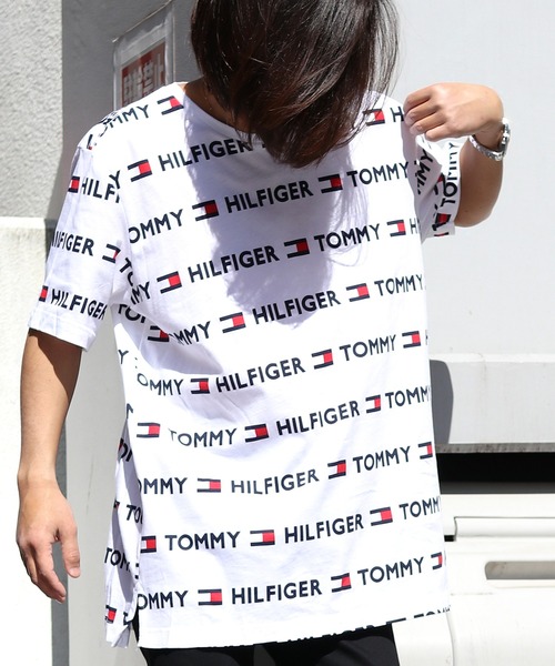 TOMMY HILFIGER（トミーヒルフィガー）の「Tommy Hilfiger/トミーヒルフィガー REPEATED FLAG SCRIPT PRINT TEE 総柄半袖Tシャツ（Tシャツ/カットソー・メンズ・ホワイト/ネイビー・XL/L/M/S）」の11枚目の写真