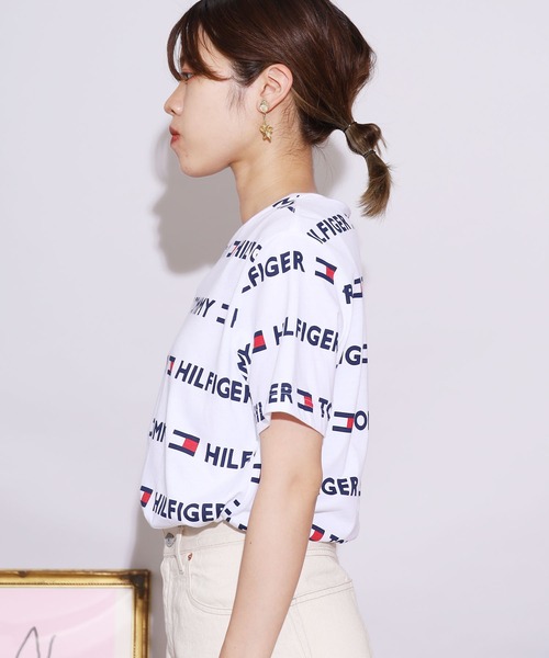 TOMMY HILFIGER（トミーヒルフィガー）の「Tommy Hilfiger/トミーヒルフィガー REPEATED FLAG SCRIPT PRINT TEE 総柄半袖Tシャツ（Tシャツ/カットソー・メンズ・ホワイト/ネイビー・XL/L/M/S）」の12枚目の写真