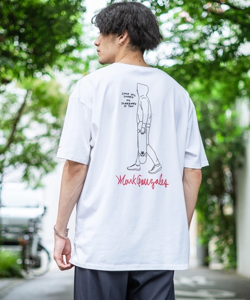 Mark Gonzales(マーク・ゴンザレス)の「Mark Gonzales/マークゴンザレス 別注オーバーサイズ グラフィックプリントTシャツ(Tシャツ/カットソー・メンズ・ホワイト/ベージュ/ブラック/グリーン/グレイッシュブルー/ベージュ系その他/ブラック系その他/グリーン系その他/ブルー系その他/ホワイト系その他/ベージュ系その他2/ブラック系その他2/グリーン系その他2/ブルー系その他2/ホワイト系その他2/ベージュ系その他3/ブラック系その他3/グリーン系その他3/ブルー系その他3/ホワイト系その他3・M/L/XL)」の3枚目の写真