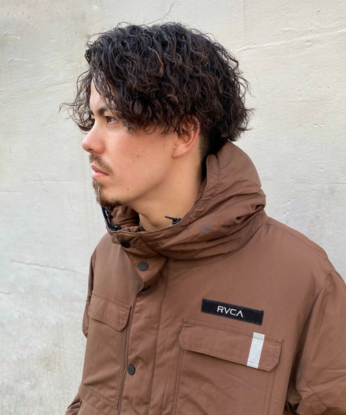 RVCA（ルーカ）の「RVCA/ルーカ ナイロンマウンテンジャケット BA042