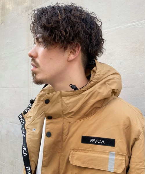 RVCA（ルーカ）の「RVCA/ルーカ ナイロンマウンテンジャケット BA042