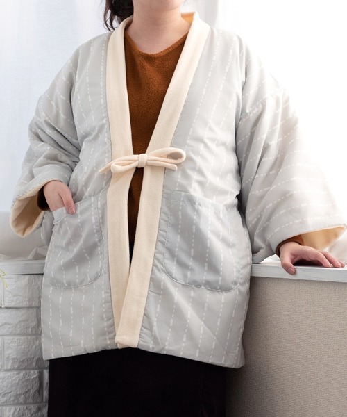 KYOETSU(キョウエツ)の「リバーシブルフリース半纏(その他アウター・レディース・ブラック系その他/グレー系その他/ブラウン系その他/ブルー系その他/イエロー系その他/ピンク系その他/レッド系その他/ブルー系その他2・M/L)」の3枚目の写真