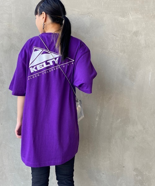 KELTY（ケルティ）の「[KELTY/ケルティ] 別注 バックビッグロゴプリントＴシャツ（Tシャツ/カットソー・レディース・ライトグレー/グリーン/スミクロ/ホワイト/パープル/サンドベージュ・M/L/XS/S）」の6枚目の写真