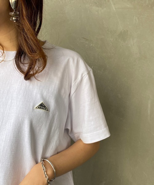 KELTY（ケルティ）の「[KELTY/ケルティ] 別注 バックビッグロゴプリントＴシャツ（Tシャツ/カットソー・レディース・ライトグレー/グリーン/スミクロ/ホワイト/パープル/サンドベージュ・M/L/XS/S）」の15枚目の写真