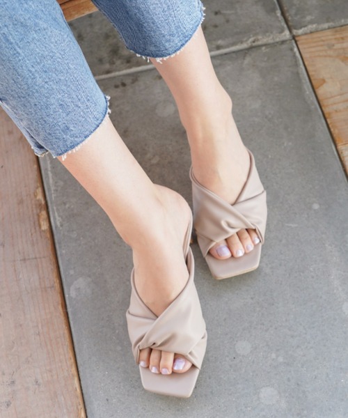 VIVIAN(ヴィヴィアン)の「スクエアトゥノットデザインミュールサンダル(サンダル・レディース・ブラック/グレー系その他7/ブルー/アイボリー・L/S/M/LL)」の14枚目の写真