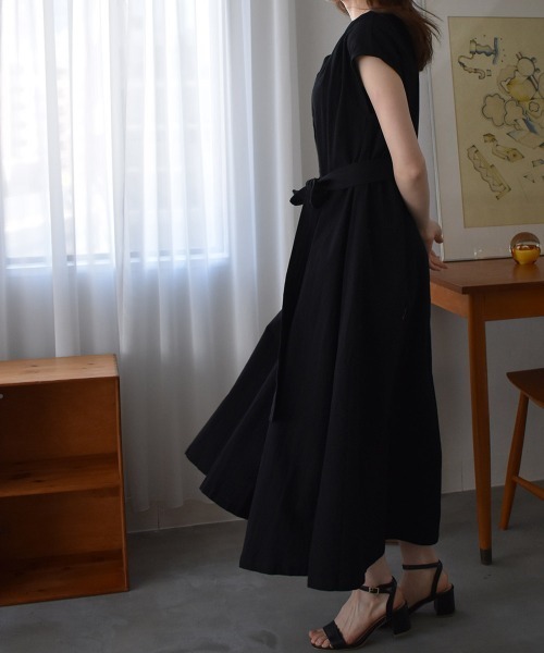 solleim（ソルレム）の「リネンライクウエストマークタックロングワンピース（ワンピース・レディース・ベージュ/ブラック/ブルーグレー・FREE）」の8枚目の写真