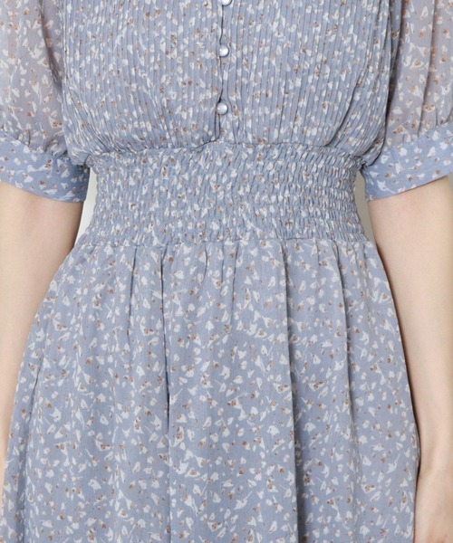 archives（アルシーヴ）の「花柄シフォンプリーツワンピース（ワンピース・レディース・ブラック/ブルー/アイボリー・MEDIUM）」の11枚目の写真