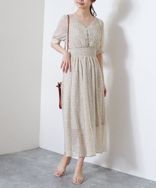 archives（アルシーヴ）の「花柄シフォンプリーツワンピース（ワンピース・レディース・ブラック/ブルー/アイボリー・MEDIUM）」の13枚目の写真