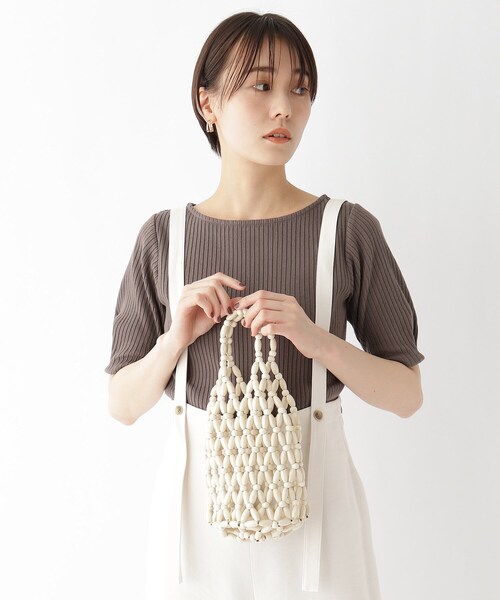 AG by aquagirl（エージーバイアクアガール）の「◆ウッドビーズバッグ（トートバッグ・レディース・ブラウン系/オフホワイト・00）」の3枚目の写真