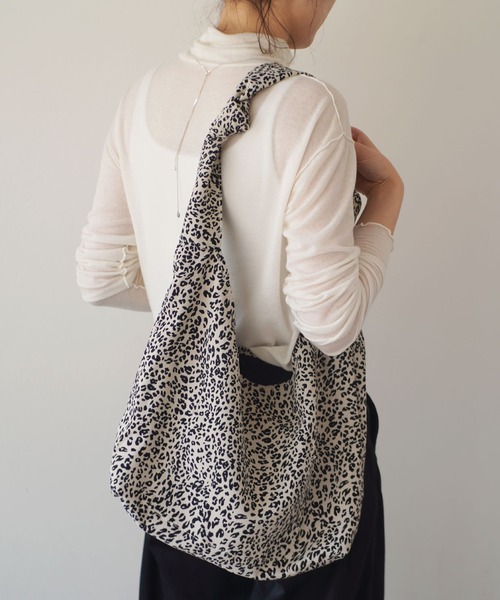ammy.（エイミードット）の「【 ammy. / エイミードット 】 アニマル レオパード ソフト ワンショルダー トートバッグ（トートバッグ・レディース・ホワイト/ブラウン・FREE）」の9枚目の写真