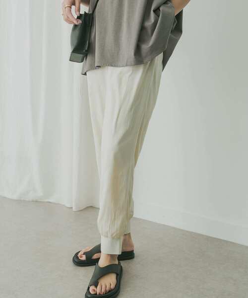 KBF+（ケービーエフプラス）の「KBF+　ジョガーパンツ（その他パンツ・レディース・ライトブルー/ブラック/アイボリー/イエロー系その他・ONE）」の2枚目の写真