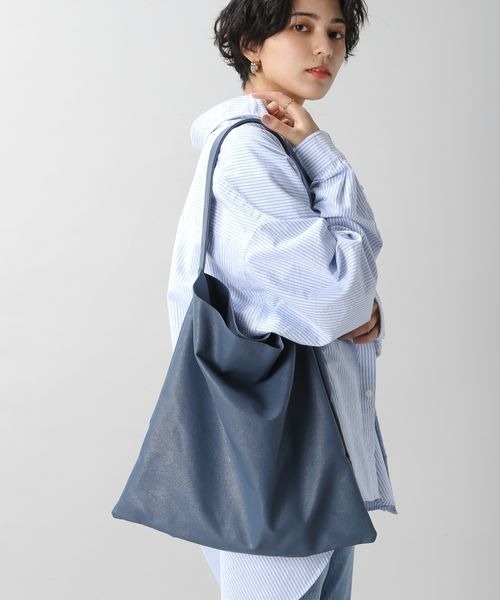 RAGEBLUE(レイジブルー)の「フェイクレザーBIGトート/948711(ショルダーバッグ・レディース・ベージュ/ベージュ系その他/ブルー系その他/ブラック/ライトグリーン/レッド系その他/ライトブルー・FREE)」の5枚目の写真