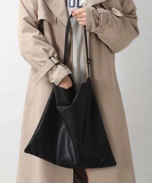 RAGEBLUE(レイジブルー)の「フェイクレザーBIGトート/948711(ショルダーバッグ・レディース・ベージュ/ベージュ系その他/ブルー系その他/ブラック/ライトグリーン/レッド系その他/ライトブルー・FREE)」の1枚目の写真