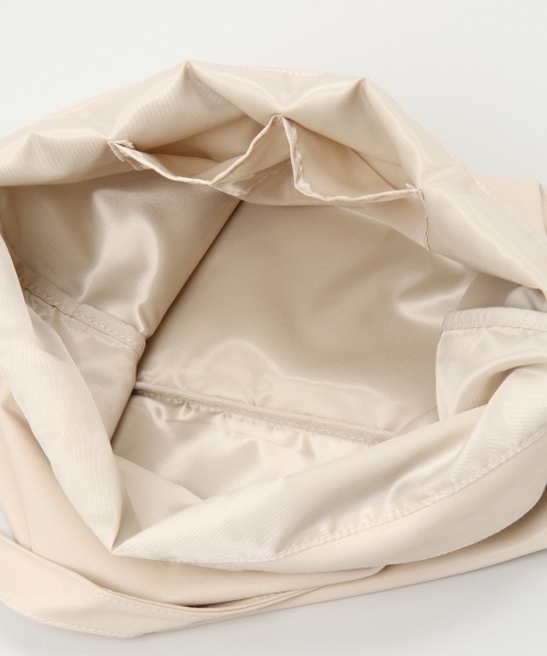 RAGEBLUE(レイジブルー)の「フェイクレザーBIGトート/948711(ショルダーバッグ・レディース・ベージュ/ベージュ系その他/ブルー系その他/ブラック/ライトグリーン/レッド系その他/ライトブルー・FREE)」の20枚目の写真