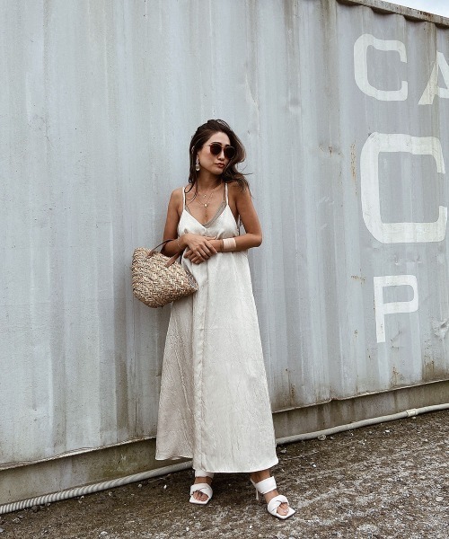 esutoreja（エストレジャ）の「バッククロスウェーブワンピース（ワンピース・レディース・ブラック/イエロー系その他/サーモンピンク・FREE）」の6枚目の写真